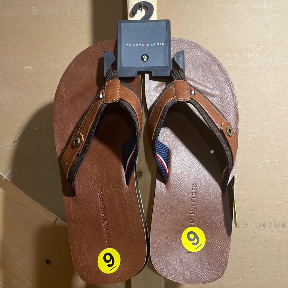 🆕Tommy Hilfiger - Flip flops